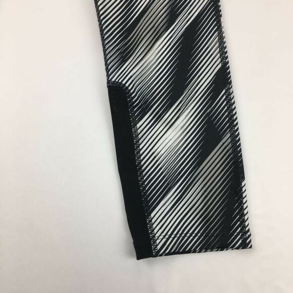 Nike Womens Capri Pants Black White Diagonal Stripes Stretch Running Dri-Fit M - Picture 3 of 12